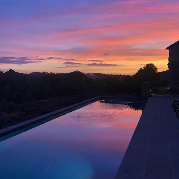 piscina-tramonto.jpg